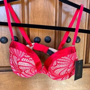 NEW! Frederick’s of Hollywood Exxtreme Tuxedo‎ Lace Push Up Bra Size 32B
